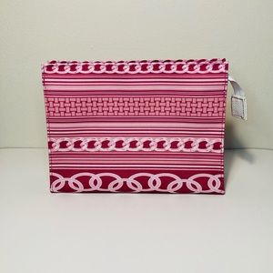 SIGNATURE CLINIQUE TRAVEL MAKE UP BAG